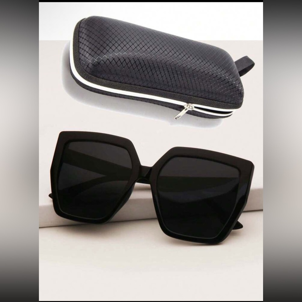 LARGE FRAME DARK SHADES SUNGLASSES